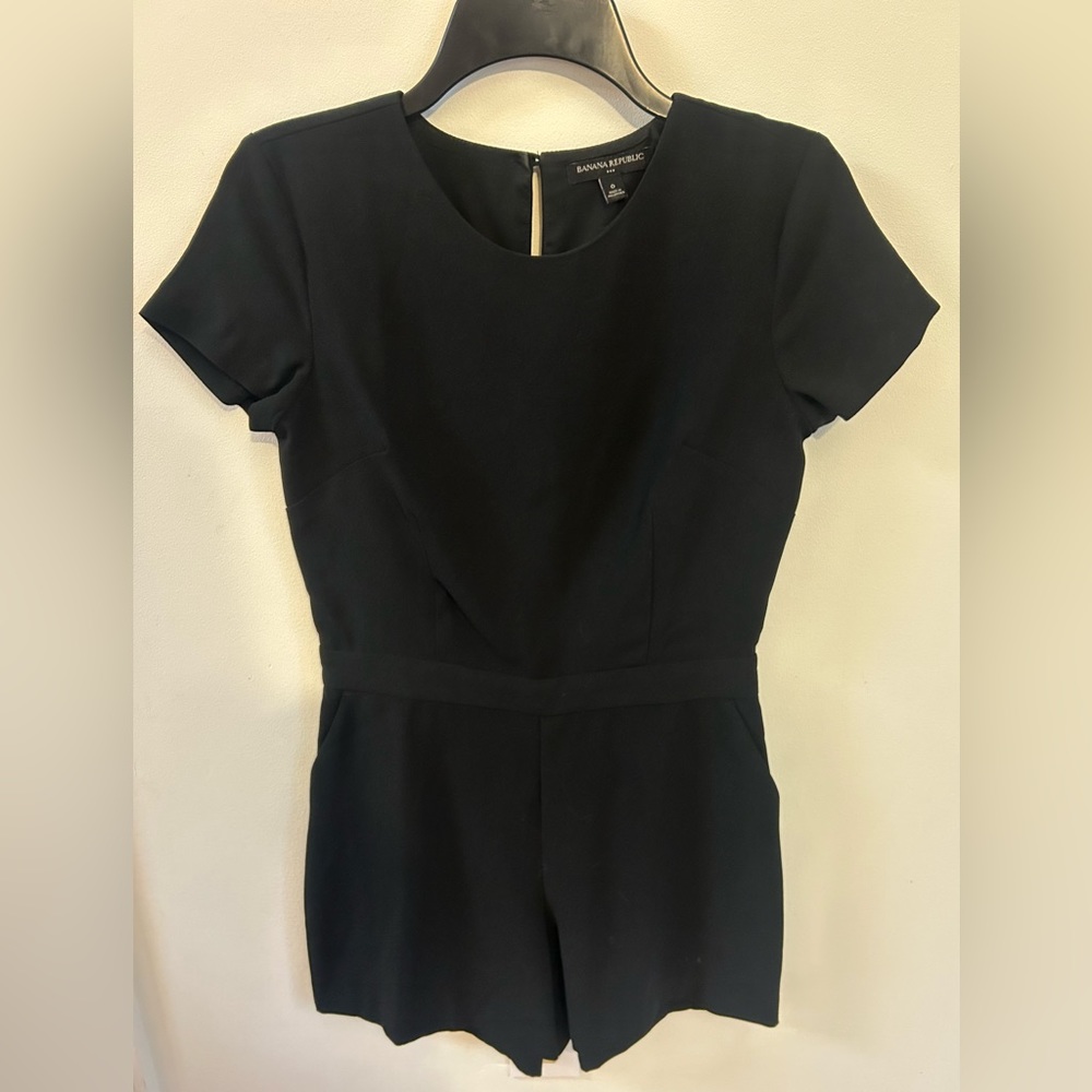 Banana Republic Shortsleeve Black Romper, Size 0